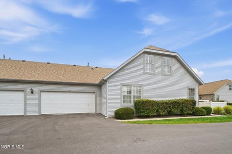 Tiny photo for 2235 Fox Run Circle # 4-14, Findlay, OH 45840 (MLS # 10011195)