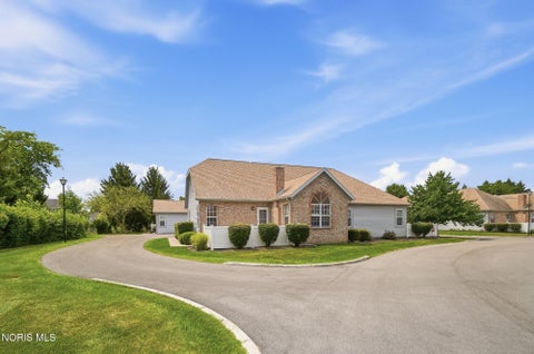 Tiny photo for 2235 Fox Run Circle # 4-14, Findlay, OH 45840 (MLS # 10011195)