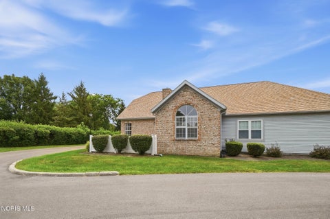 Tiny photo for 2235 Fox Run Circle # 4-14, Findlay, OH 45840 (MLS # 10011195)