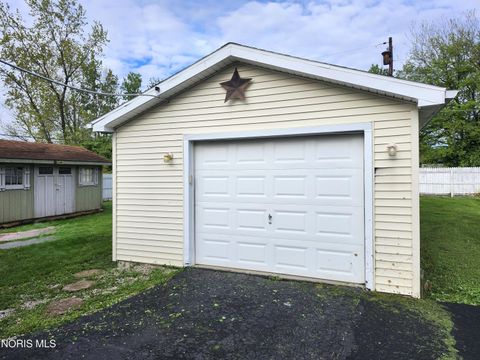 Tiny photo for 1039 Cherry Street, Fostoria, OH 44830 (MLS # 10007339)