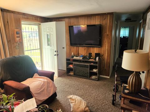 Tiny photo for 1039 Cherry Street, Fostoria, OH 44830 (MLS # 10007339)