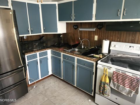 Tiny photo for 1039 Cherry Street, Fostoria, OH 44830 (MLS # 10007339)