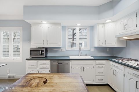 Tiny photo for 2523 Orchard Road, Ottawa Hills, OH 43606 (MLS # 10005758)