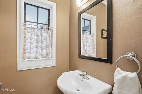 Tiny photo for 2523 Orchard Road, Ottawa Hills, OH 43606 (MLS # 10005758)