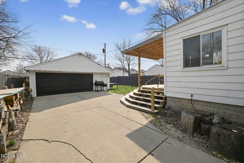 Tiny photo for 635 Wright Avenue, Toledo, OH 43609 (MLS # 10005650)