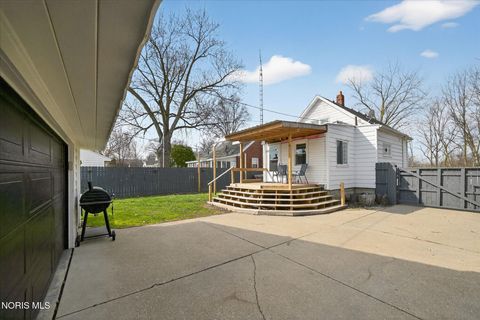 Tiny photo for 635 Wright Avenue, Toledo, OH 43609 (MLS # 10005650)