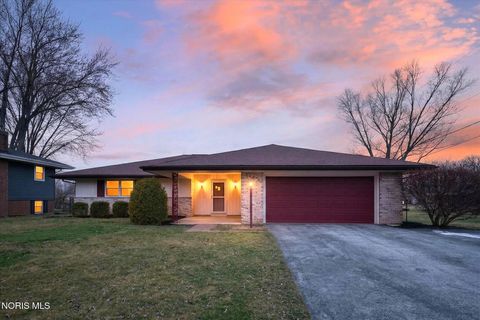 Photo of 3105 Crosshill Drive, Findlay, OH 45840 (MLS # 10005197)