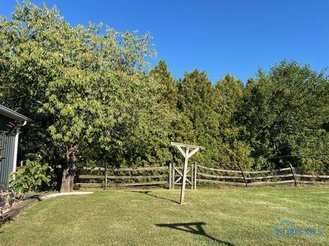 Tiny photo for 2467 Rice Road, Fremont, OH 43420 (MLS # 10006767)