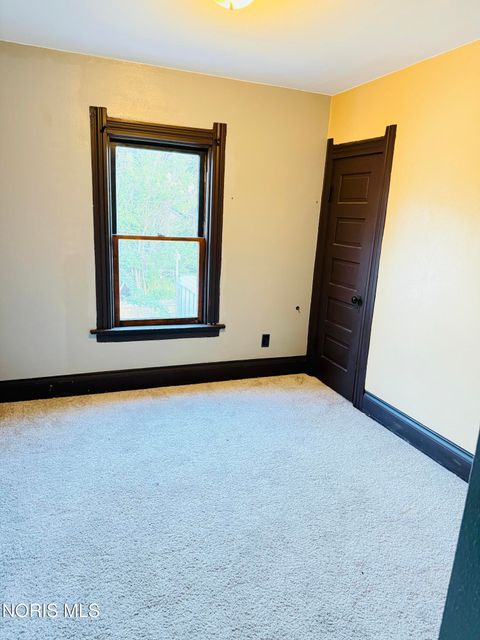 Tiny photo for 1136 Earl Street, Toledo, OH 43605 (MLS # 10010082)