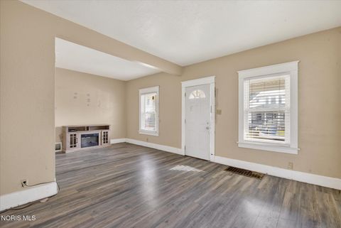 Tiny photo for 247 E Pearl Street, Toledo, OH 43608 (MLS # 10004928)