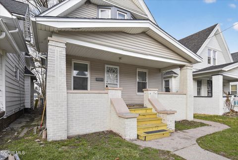 Tiny photo for 247 E Pearl Street, Toledo, OH 43608 (MLS # 10004928)