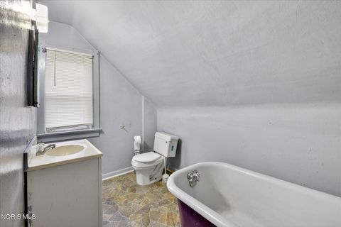 Tiny photo for 247 E Pearl Street, Toledo, OH 43608 (MLS # 10004928)