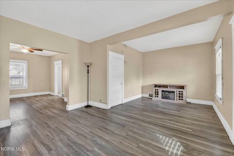 Tiny photo for 247 E Pearl Street, Toledo, OH 43608 (MLS # 10004928)