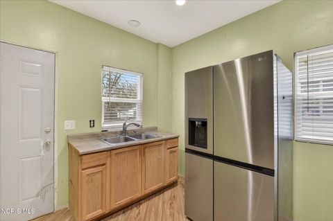 Tiny photo for 247 E Pearl Street, Toledo, OH 43608 (MLS # 10004928)