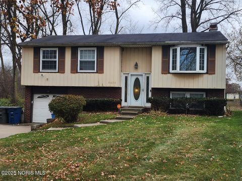 Photo of 3825 Whitegate Drive, Toledo, OH 43607 (MLS # 10001544)