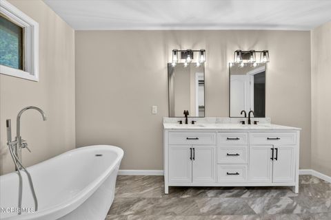 Tiny photo for 5117 Brenden Way, Sylvania, OH 43560 (MLS # 10007721)