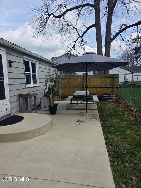 Tiny photo for 617 Lynn Street, Findlay, OH 45840 (MLS # 10005942)