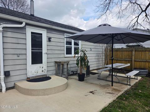 Tiny photo for 617 Lynn Street, Findlay, OH 45840 (MLS # 10005942)