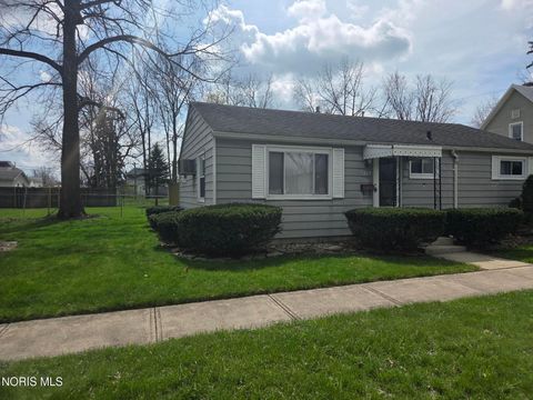 Tiny photo for 617 Lynn Street, Findlay, OH 45840 (MLS # 10005942)