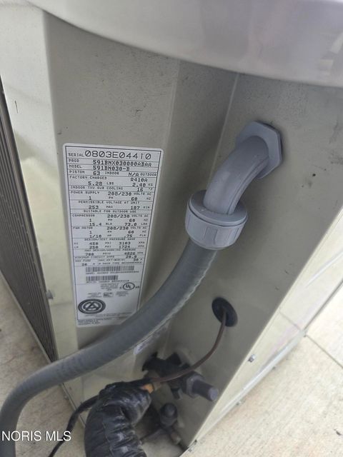 Tiny photo for 617 Lynn Street, Findlay, OH 45840 (MLS # 10005942)