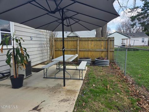 Tiny photo for 617 Lynn Street, Findlay, OH 45840 (MLS # 10005942)