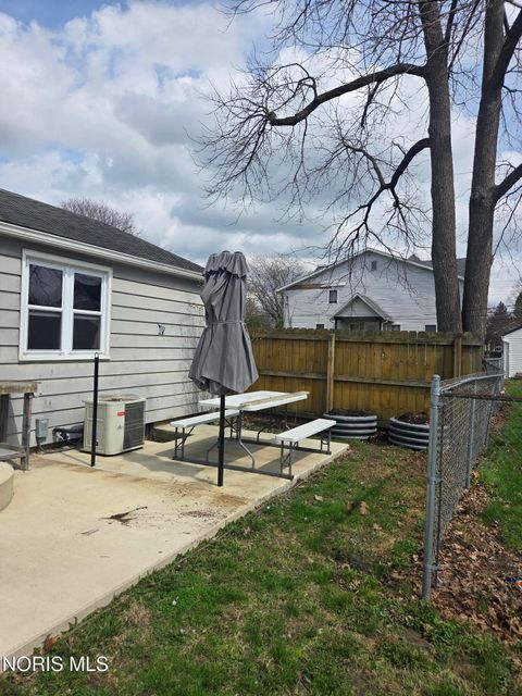 Tiny photo for 617 Lynn Street, Findlay, OH 45840 (MLS # 10005942)