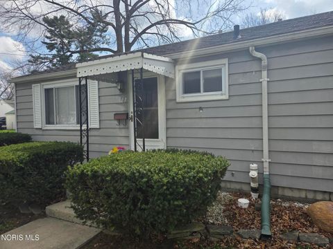 Tiny photo for 617 Lynn Street, Findlay, OH 45840 (MLS # 10005942)
