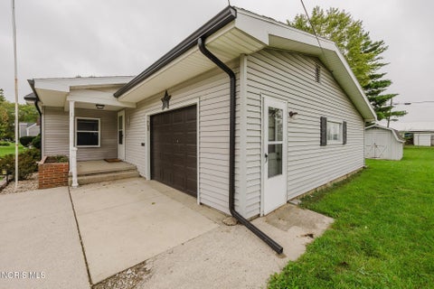 Tiny photo for 807 Selby Street, Findlay, OH 45840 (MLS # 10014061)