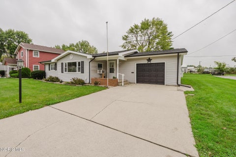 Tiny photo for 807 Selby Street, Findlay, OH 45840 (MLS # 10014061)