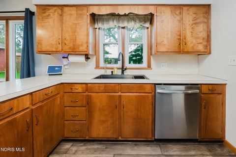 Tiny photo for 807 Selby Street, Findlay, OH 45840 (MLS # 10014061)