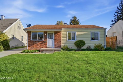 Photo of 718 W Capistrano Avenue, Toledo, OH 43612 (MLS # 10006501)