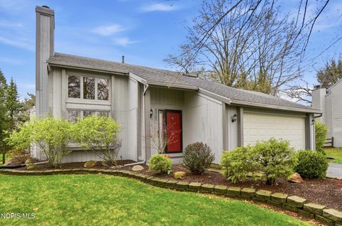 Photo of 6922 Ramblehurst Road, Sylvania, OH 43560 (MLS # 10006498)