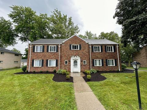 Photo of 4033 Hillandale Rd #4 or D, Ottawa Hills, OH 43606 (MLS # 10006176)