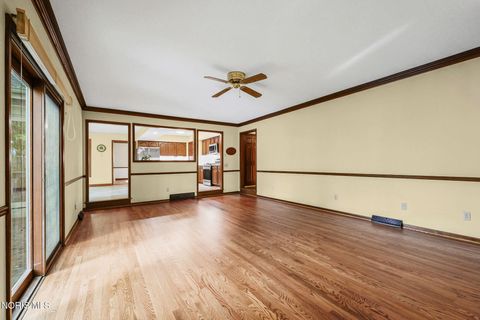 Tiny photo for 2736 Joelle Drive, Toledo, OH 43617 (MLS # 10008401)