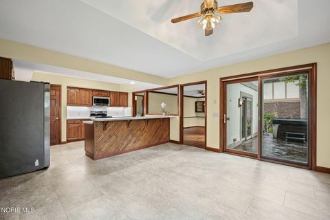 Tiny photo for 2736 Joelle Drive, Toledo, OH 43617 (MLS # 10008401)