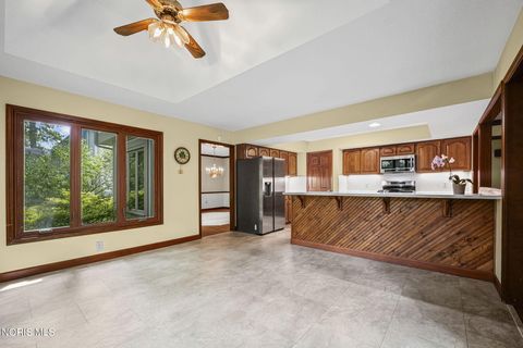 Tiny photo for 2736 Joelle Drive, Toledo, OH 43617 (MLS # 10008401)