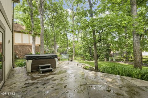 Tiny photo for 2736 Joelle Drive, Toledo, OH 43617 (MLS # 10008401)