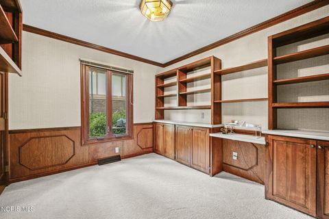 Tiny photo for 2736 Joelle Drive, Toledo, OH 43617 (MLS # 10008401)