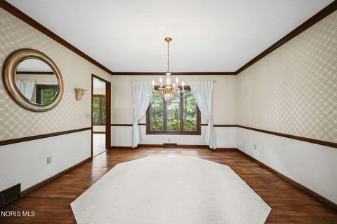 Tiny photo for 2736 Joelle Drive, Toledo, OH 43617 (MLS # 10008401)