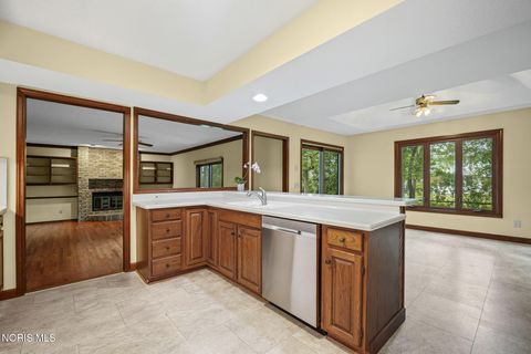 Tiny photo for 2736 Joelle Drive, Toledo, OH 43617 (MLS # 10008401)
