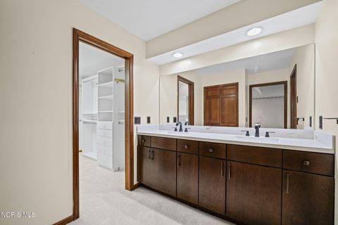 Tiny photo for 2736 Joelle Drive, Toledo, OH 43617 (MLS # 10008401)