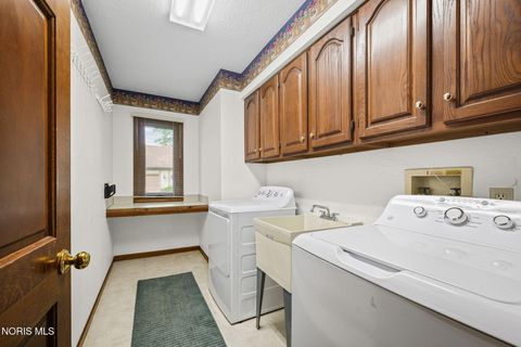 Tiny photo for 2736 Joelle Drive, Toledo, OH 43617 (MLS # 10008401)