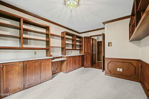 Tiny photo for 2736 Joelle Drive, Toledo, OH 43617 (MLS # 10008401)