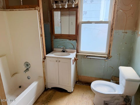 Tiny photo for 310 Bronson Avenue, Toledo, OH 43608 (MLS # 10010512)