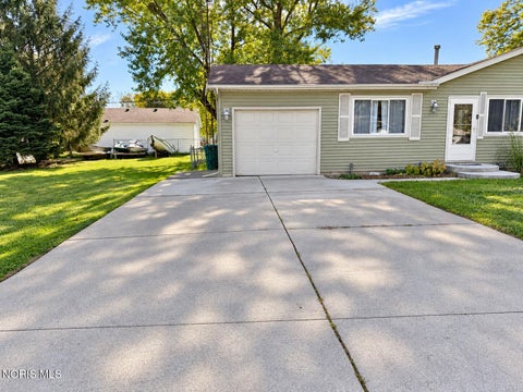 Tiny photo for 229 George Street, Northwood, OH 43619 (MLS # 10014495)