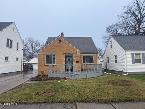 Photo of 711 Waybridge Road, Toledo, OH 43612 (MLS # 10005223)