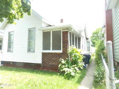 Photo of 349 Raymer Boulevard, Toledo, OH 43605 (MLS # 10008910)
