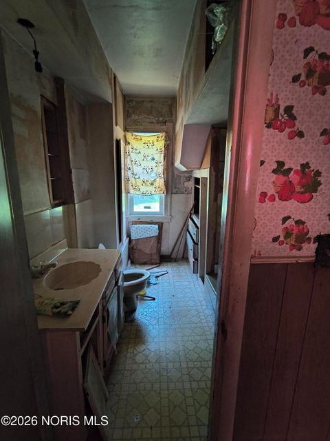 Tiny photo for 1816 Clay Avenue, Toledo, OH 43608 (MLS # 10003265)