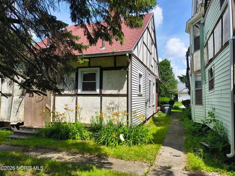 Tiny photo for 1816 Clay Avenue, Toledo, OH 43608 (MLS # 10003265)