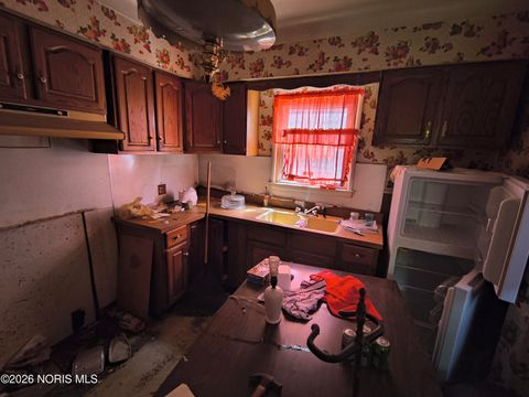 Tiny photo for 1816 Clay Avenue, Toledo, OH 43608 (MLS # 10003265)